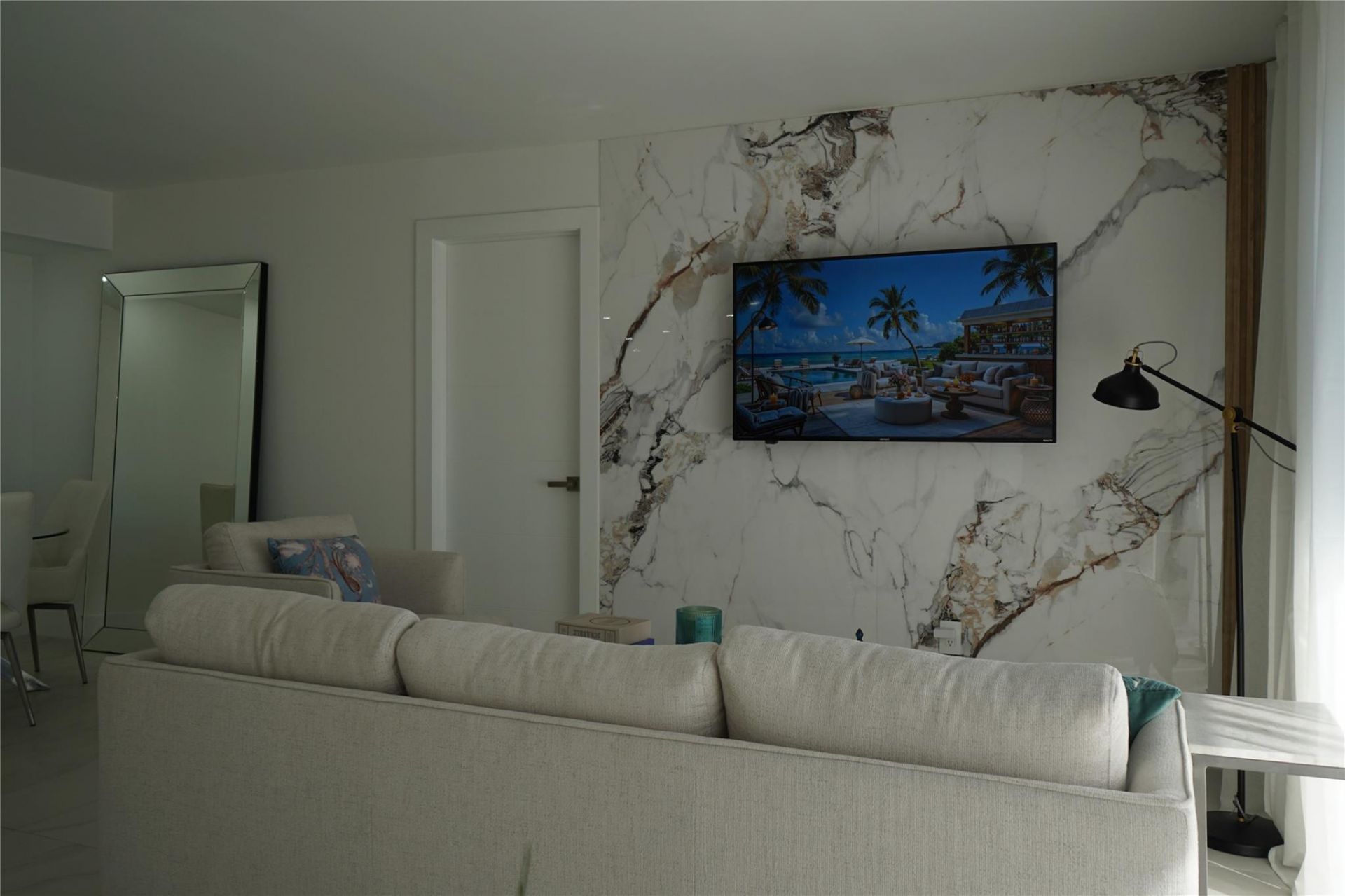 6941 Carlyle Avenue, Unit 4C, Miami Beach, FL 33141 Photo