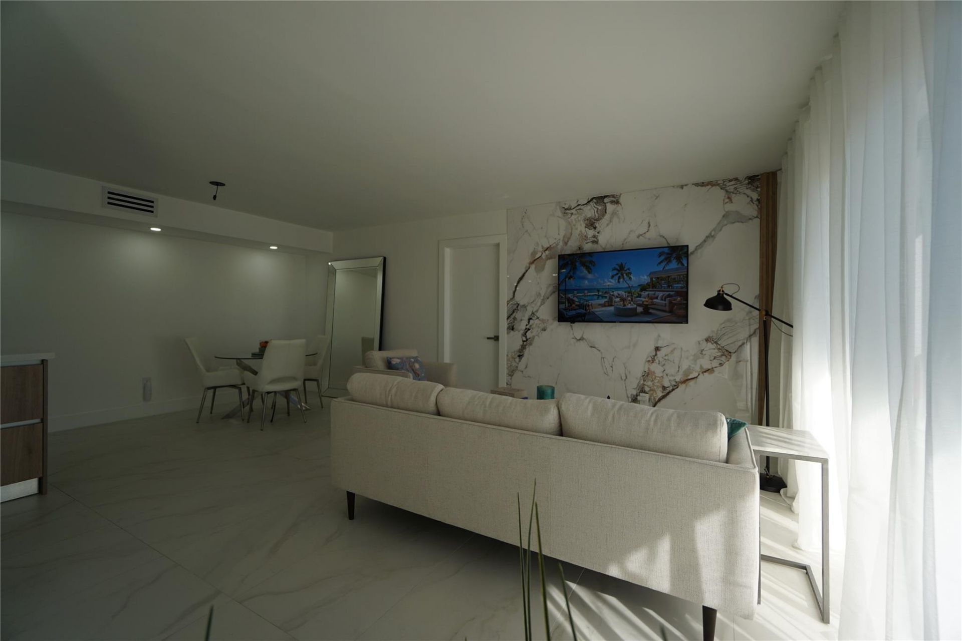 6941 Carlyle Avenue, Unit 4C, Miami Beach, FL 33141 Photo