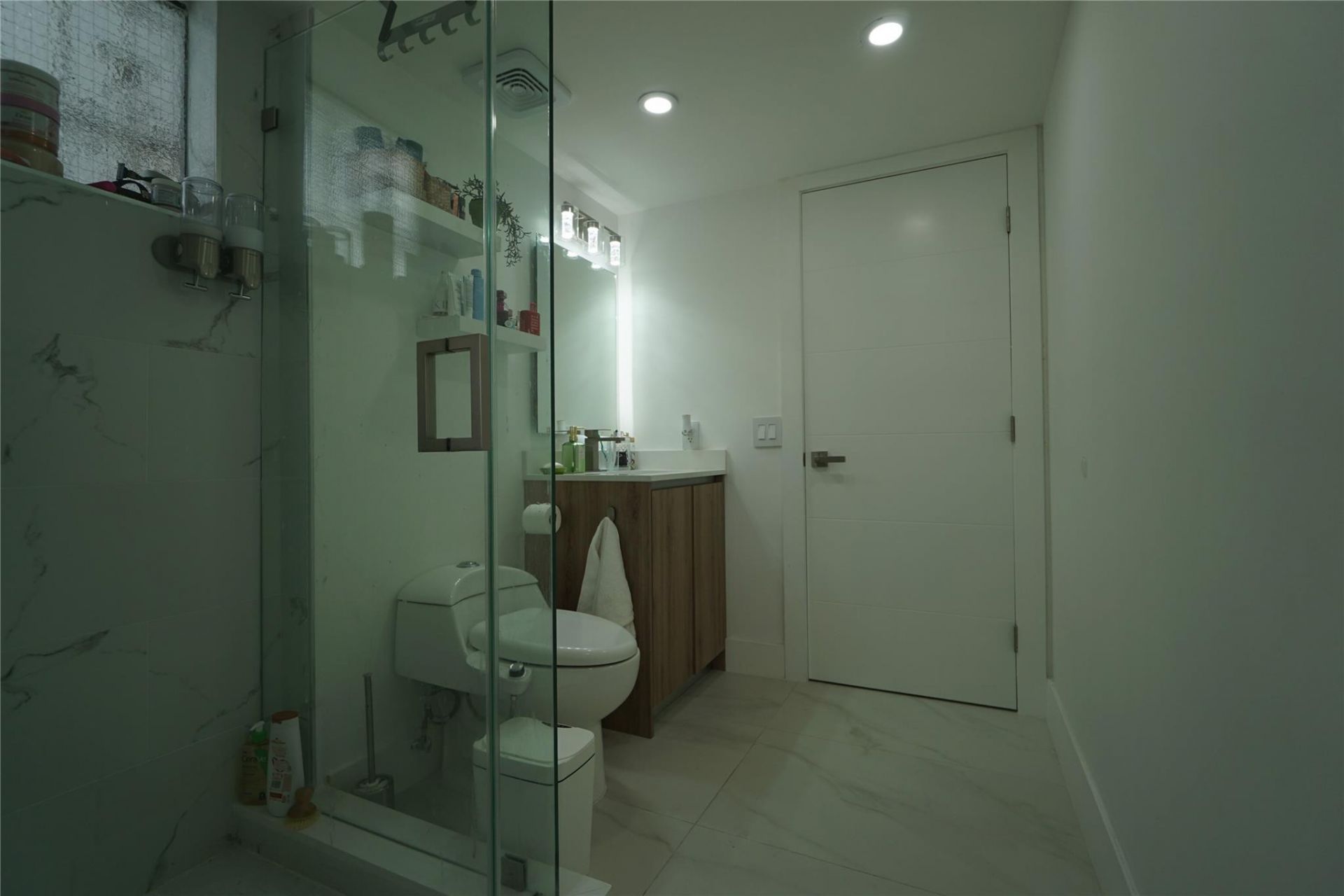 6941 Carlyle Avenue, Unit 4C, Miami Beach, FL 33141 Photo