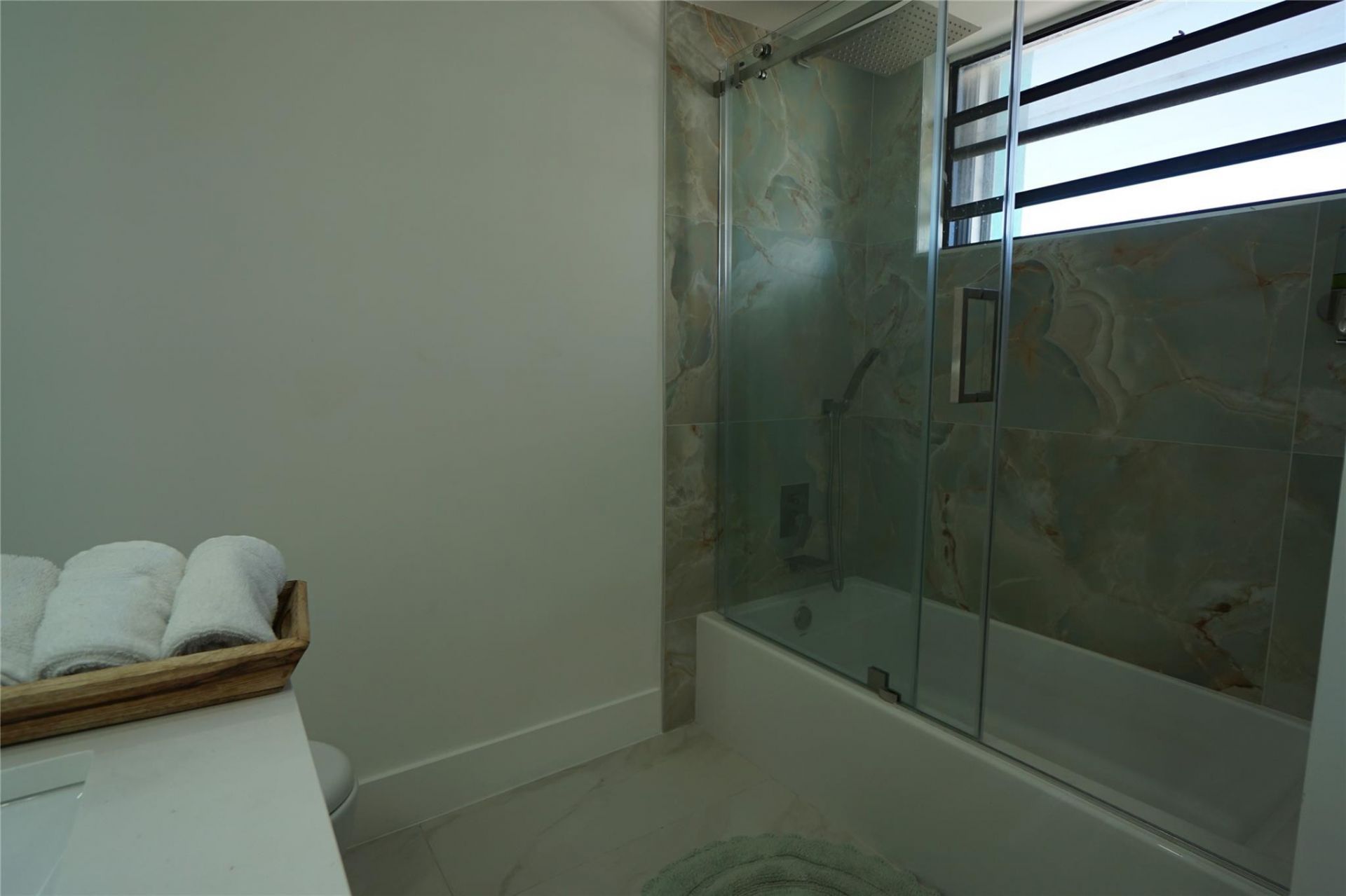 6941 Carlyle Avenue, Unit 4C, Miami Beach, FL 33141 Photo