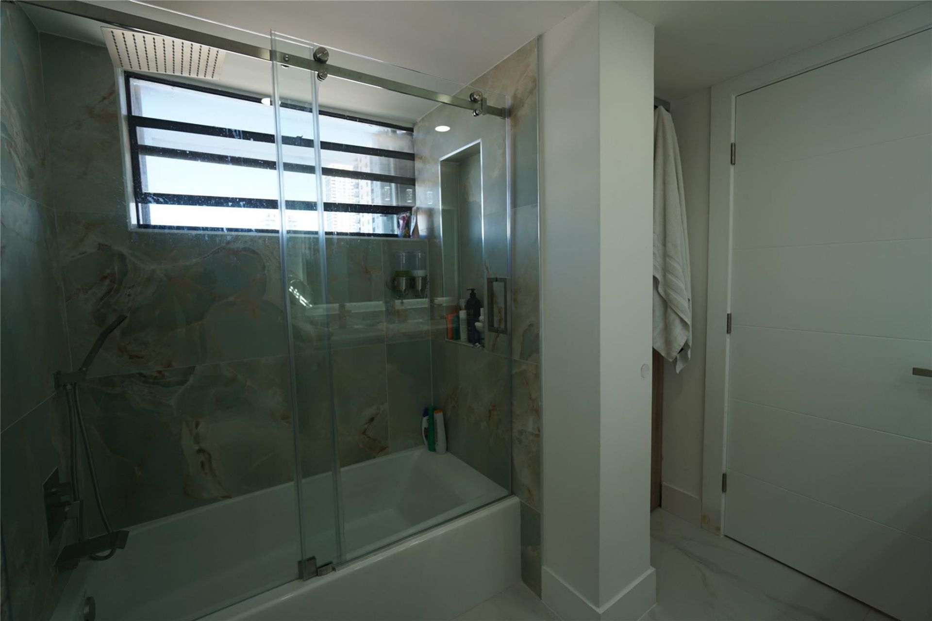 6941 Carlyle Avenue, Unit 4C, Miami Beach, FL 33141 Photo