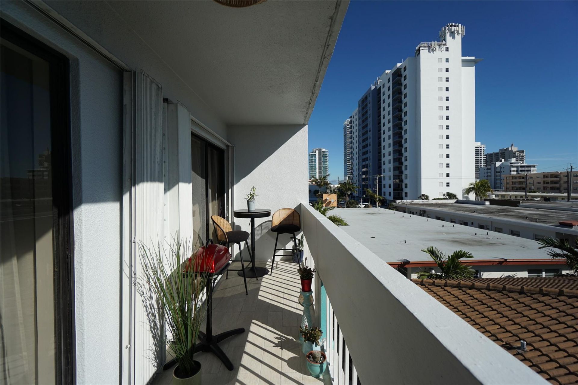 6941 Carlyle Avenue, Unit 4C, Miami Beach, FL 33141 Photo
