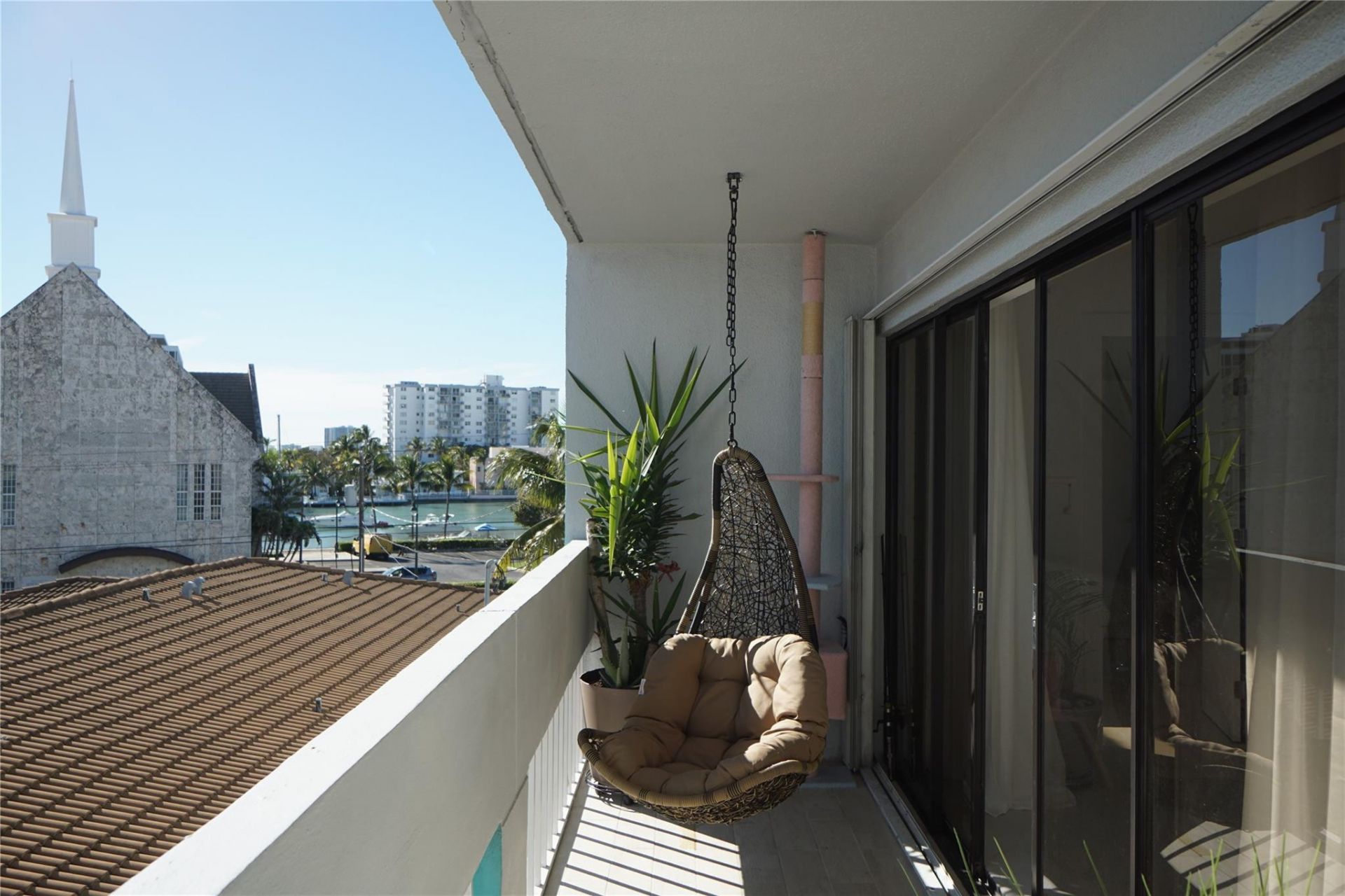 6941 Carlyle Avenue, Unit 4C, Miami Beach, FL 33141 Photo