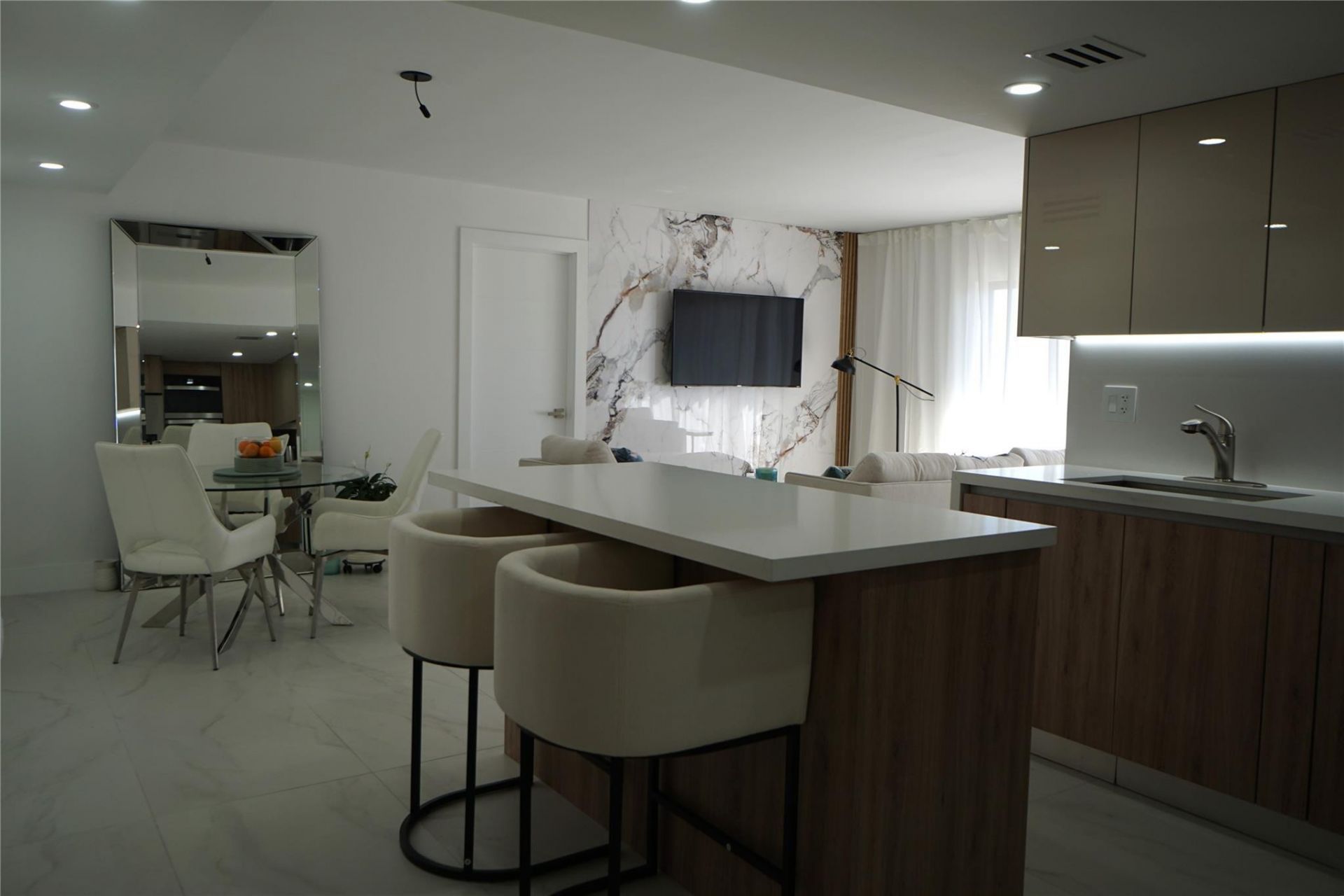 6941 Carlyle Avenue, Unit 4C, Miami Beach, FL 33141 Photo