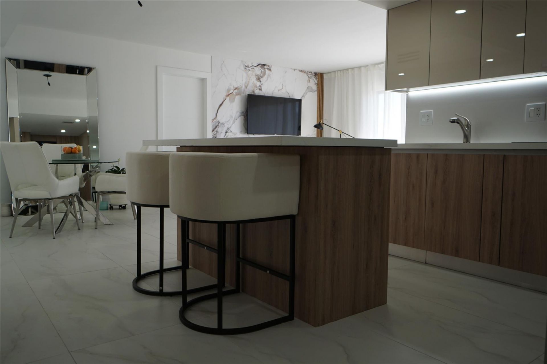 6941 Carlyle Avenue, Unit 4C, Miami Beach, FL 33141 Photo