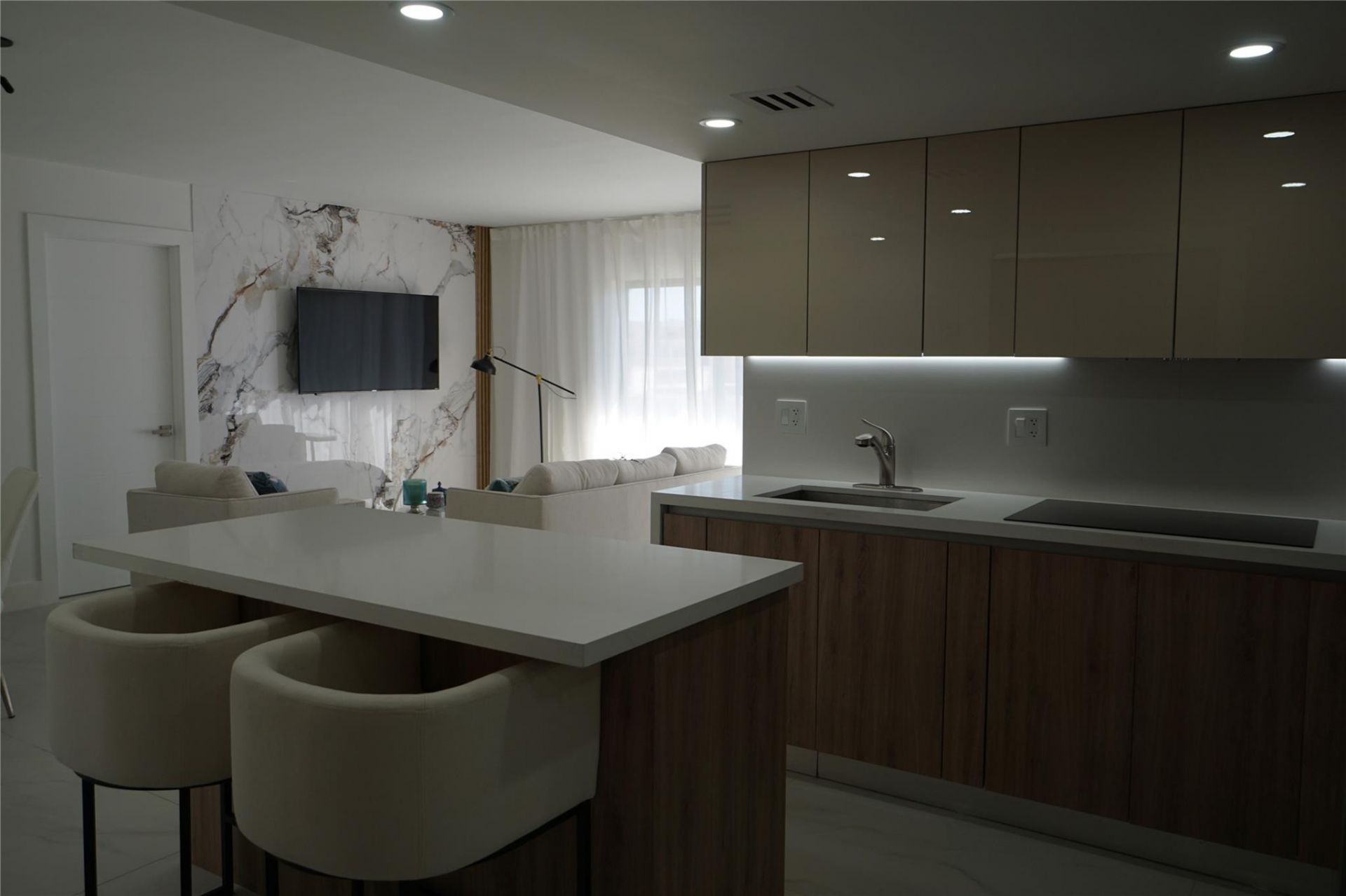 6941 Carlyle Avenue, Unit 4C, Miami Beach, FL 33141 Photo