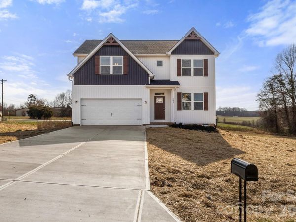 105 Indian Wells Court, Harmony, NC 28634