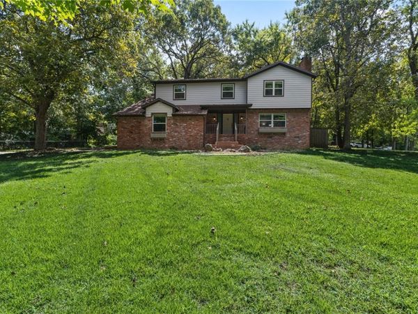 2825 E Inwood Lane, Fayetteville, AR 72701