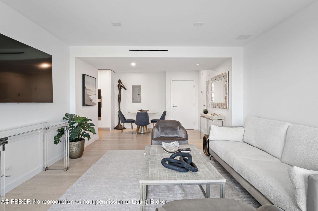 333 Sunset Avenue, Unit 512, Palm Beach, FL 33480 Photo