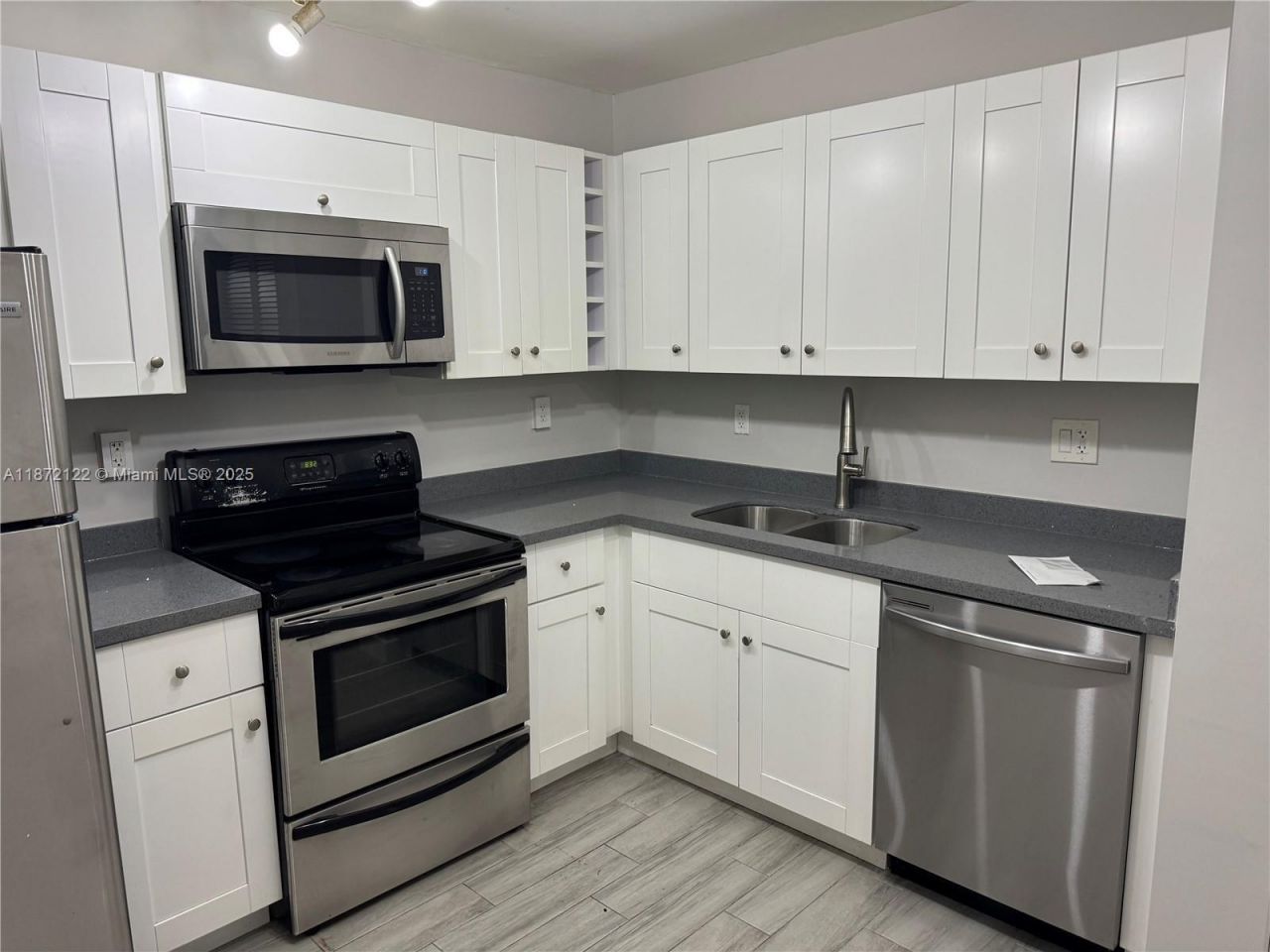 721 N Pine Island Rd, Unit 201, Plantation, FL 33324 Photo