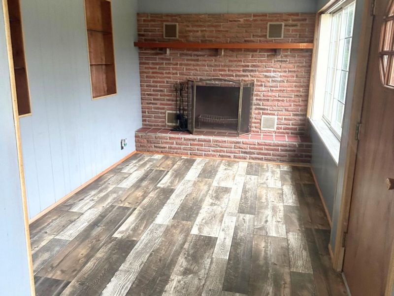 207 W Main Street, Corning, OH 43730 Photo 6