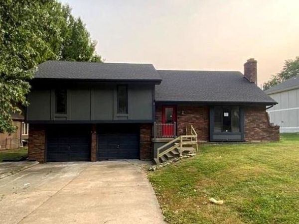 1105 Brookside Place, Raymore, MO 64083