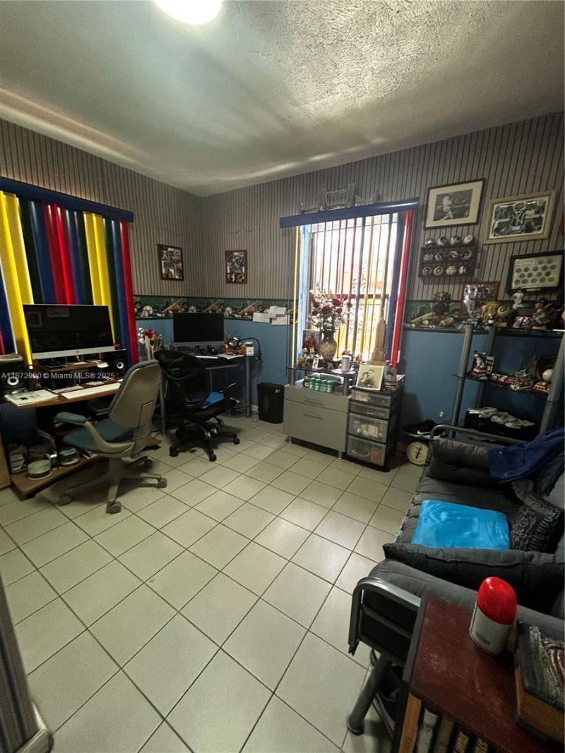 890 E 28th St, Hialeah, FL 33013 Photo