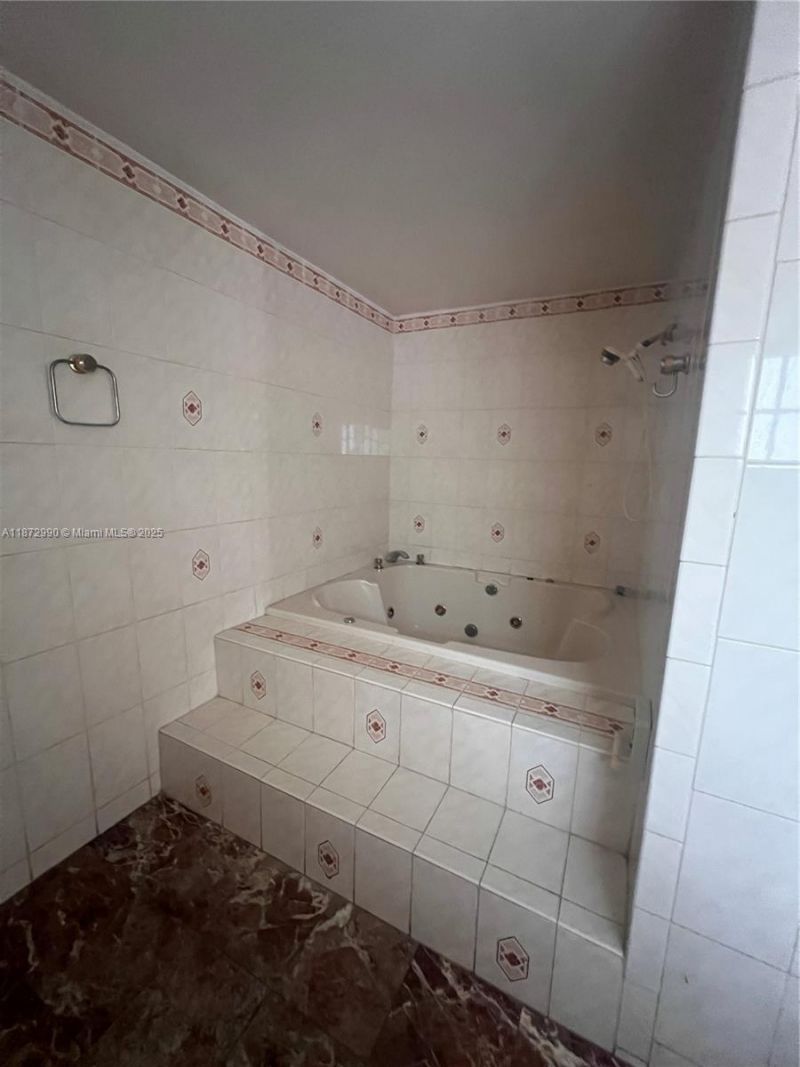 890 E 28th St, Hialeah, FL 33013 Photo