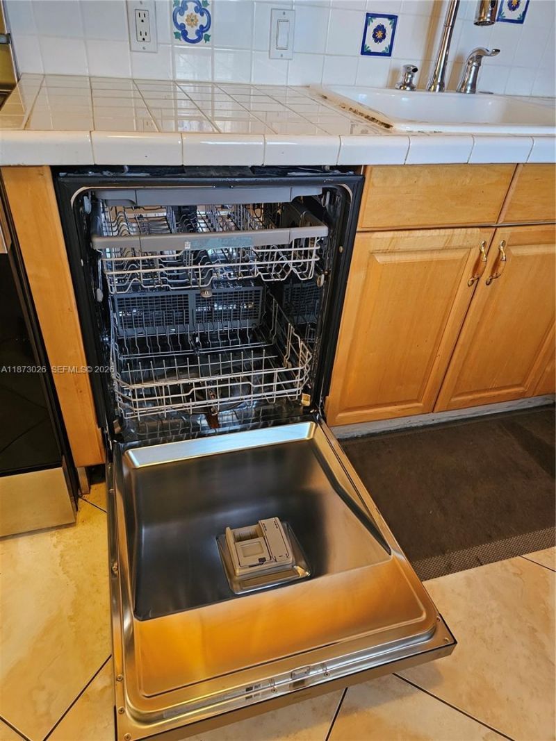 20400 W Country Club Dr, Unit 711, Aventura, FL 33180 Photo