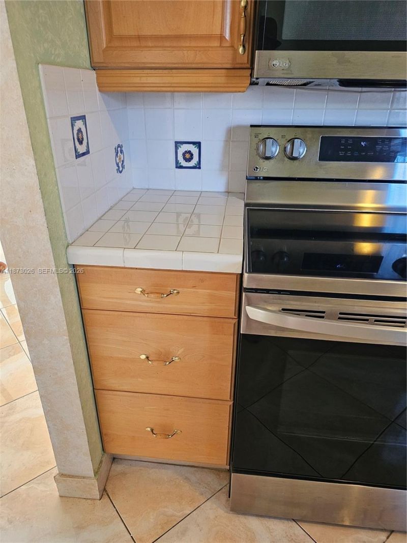 20400 W Country Club Dr, Unit 711, Aventura, FL 33180 Photo