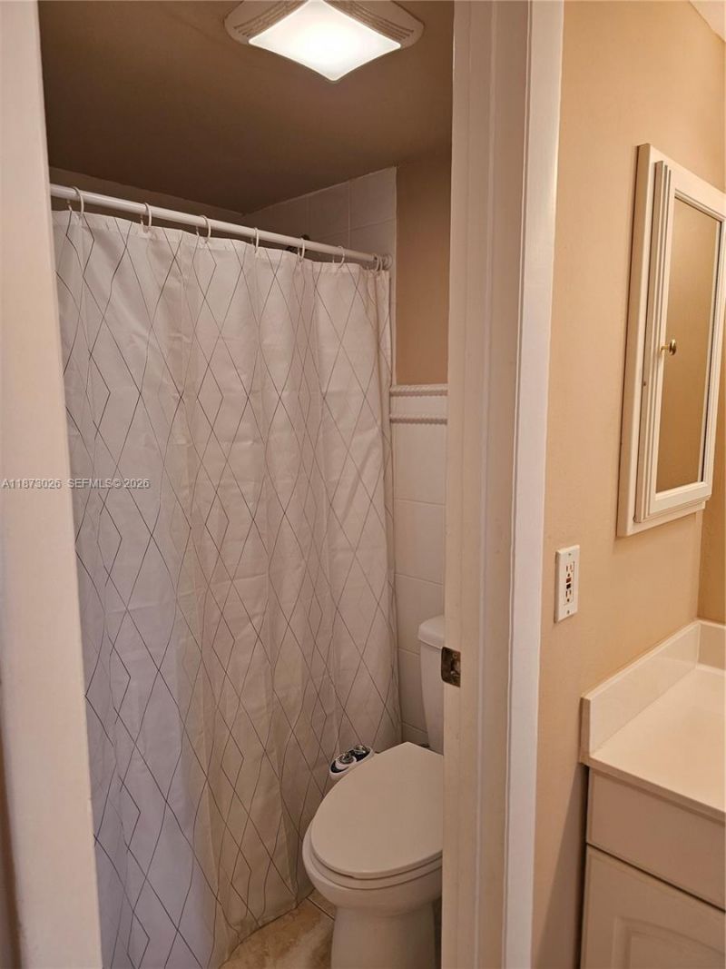 20400 W Country Club Dr, Unit 711, Aventura, FL 33180 Photo