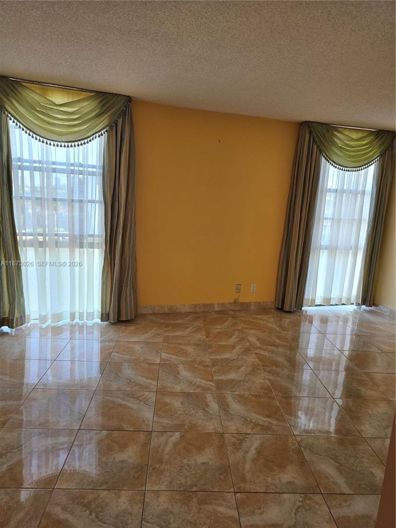 20400 W Country Club Dr, Unit 711, Aventura, FL 33180 Photo