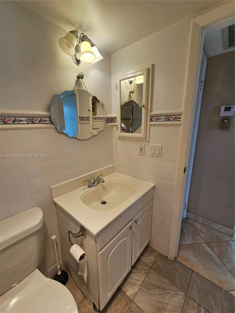 20400 W Country Club Dr, Unit 711, Aventura, FL 33180 Photo