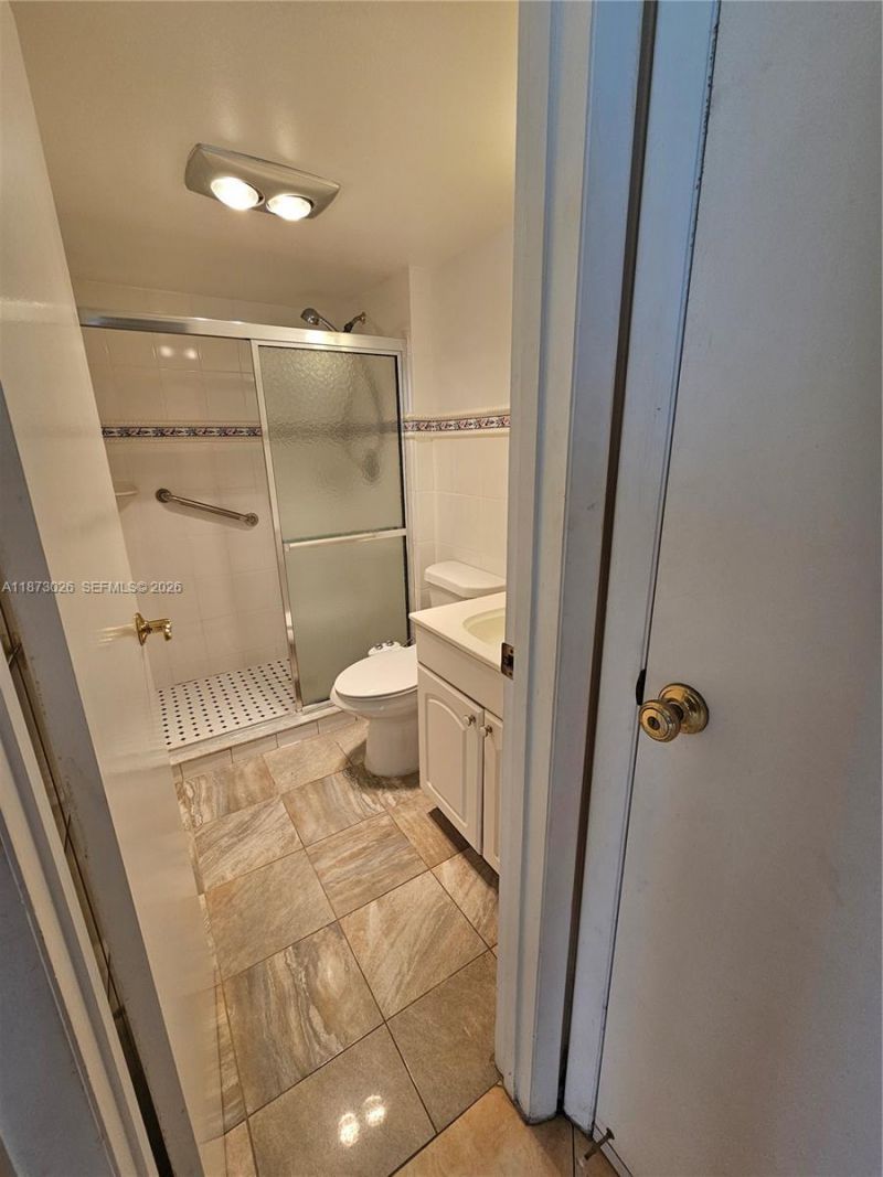 20400 W Country Club Dr, Unit 711, Aventura, FL 33180 Photo