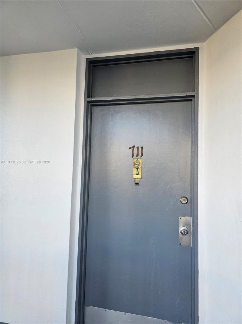 20400 W Country Club Dr, Unit 711, Aventura, FL 33180 Photo