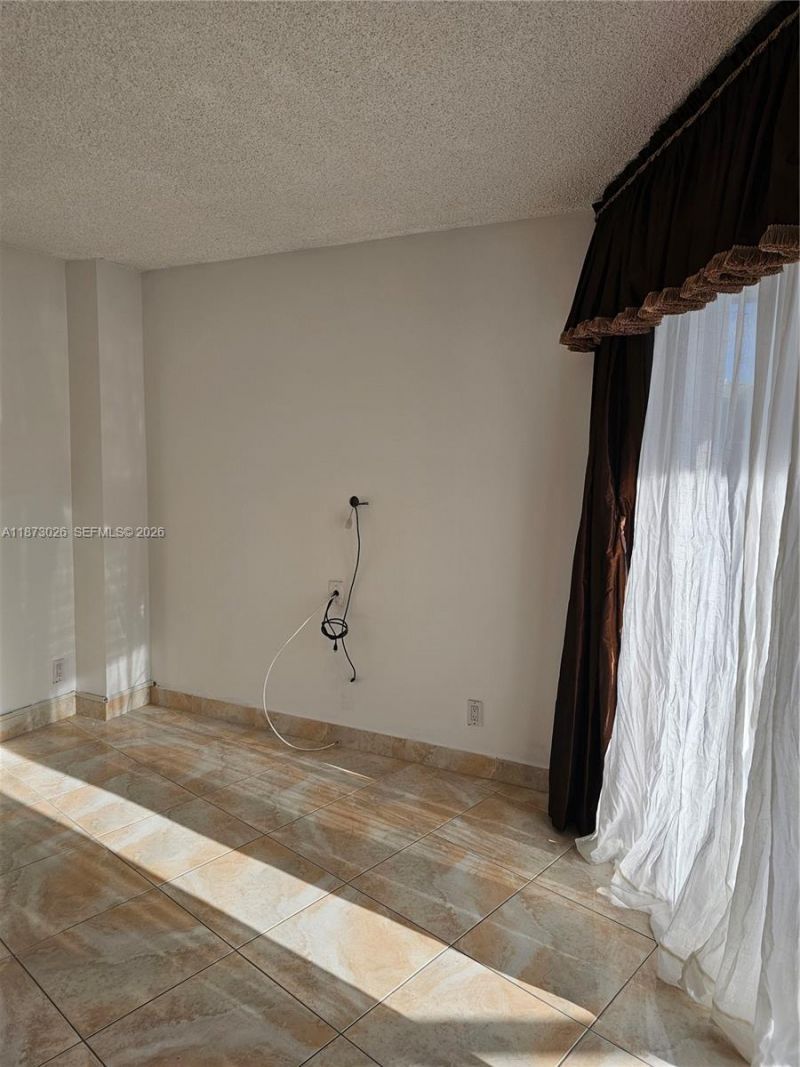 20400 W Country Club Dr, Unit 711, Aventura, FL 33180 Photo