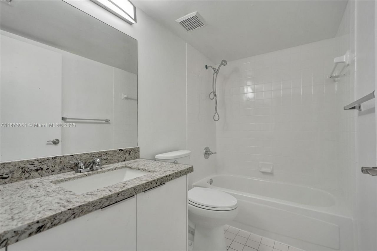 11505 NW 22nd Ave, Unit 102, Miami, FL 33167 Photo