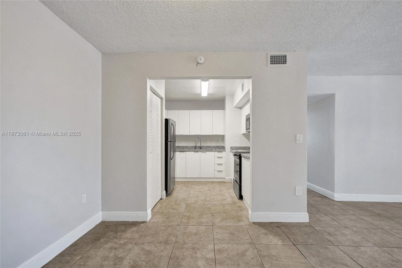 11505 NW 22nd Ave, Unit 102, Miami, FL 33167 Photo