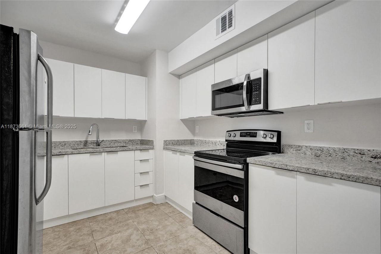 11505 NW 22nd Ave, Unit 102, Miami, FL 33167 Photo