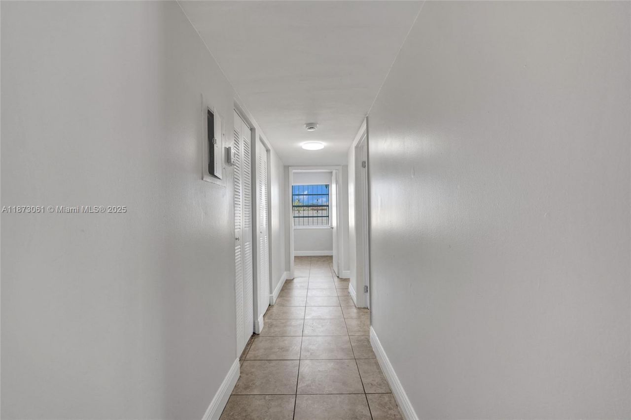 11505 NW 22nd Ave, Unit 102, Miami, FL 33167 Photo