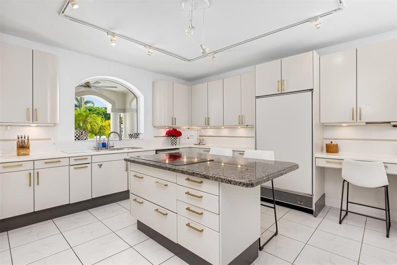 11 Bay Colony Lane, Fort Lauderdale, FL 33308 Photo