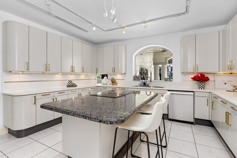 11 Bay Colony Lane, Fort Lauderdale, FL 33308 Photo