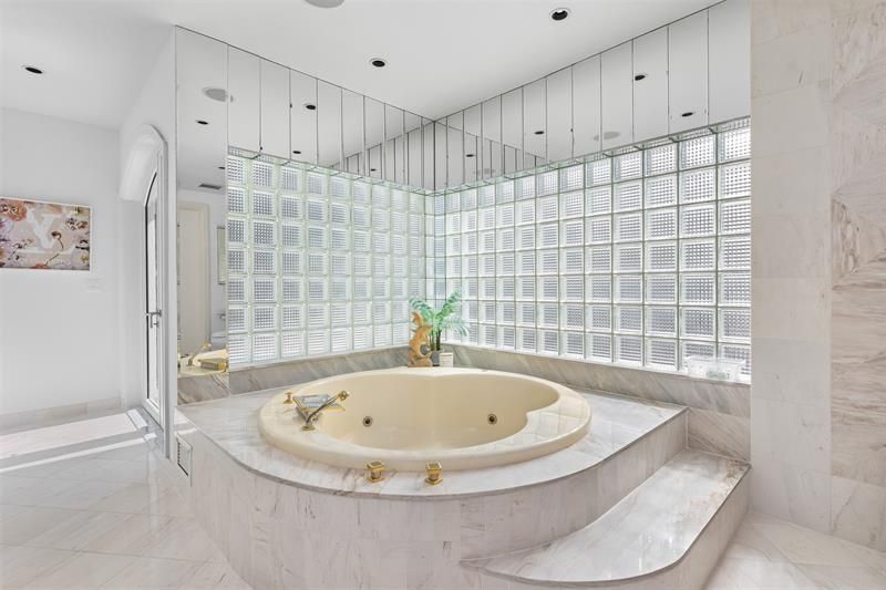 11 Bay Colony Lane, Fort Lauderdale, FL 33308 Photo