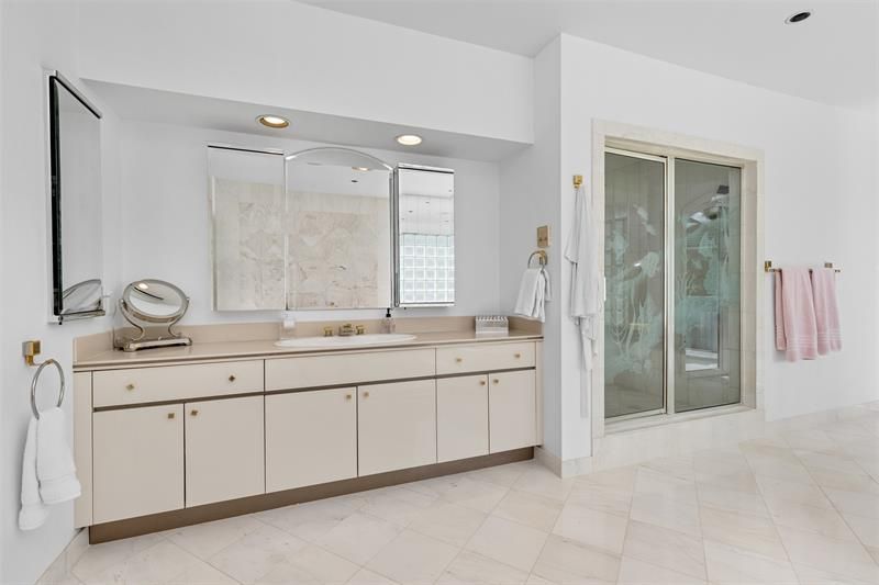 11 Bay Colony Lane, Fort Lauderdale, FL 33308 Photo