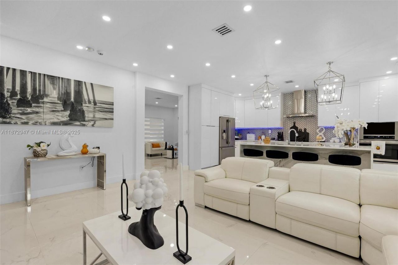 19302 SW 132nd Path, Miami, FL 33177 Photo