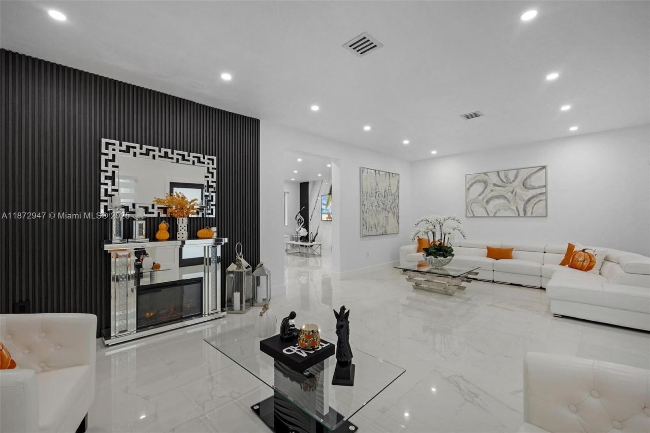 19302 SW 132nd Path, Miami, FL 33177 Photo