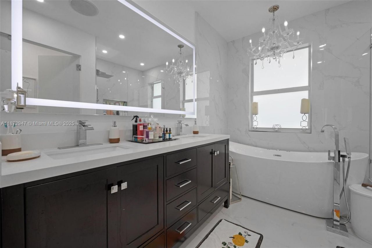 19302 SW 132nd Path, Miami, FL 33177 Photo