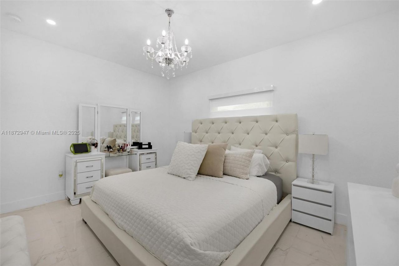 19302 SW 132nd Path, Miami, FL 33177 Photo