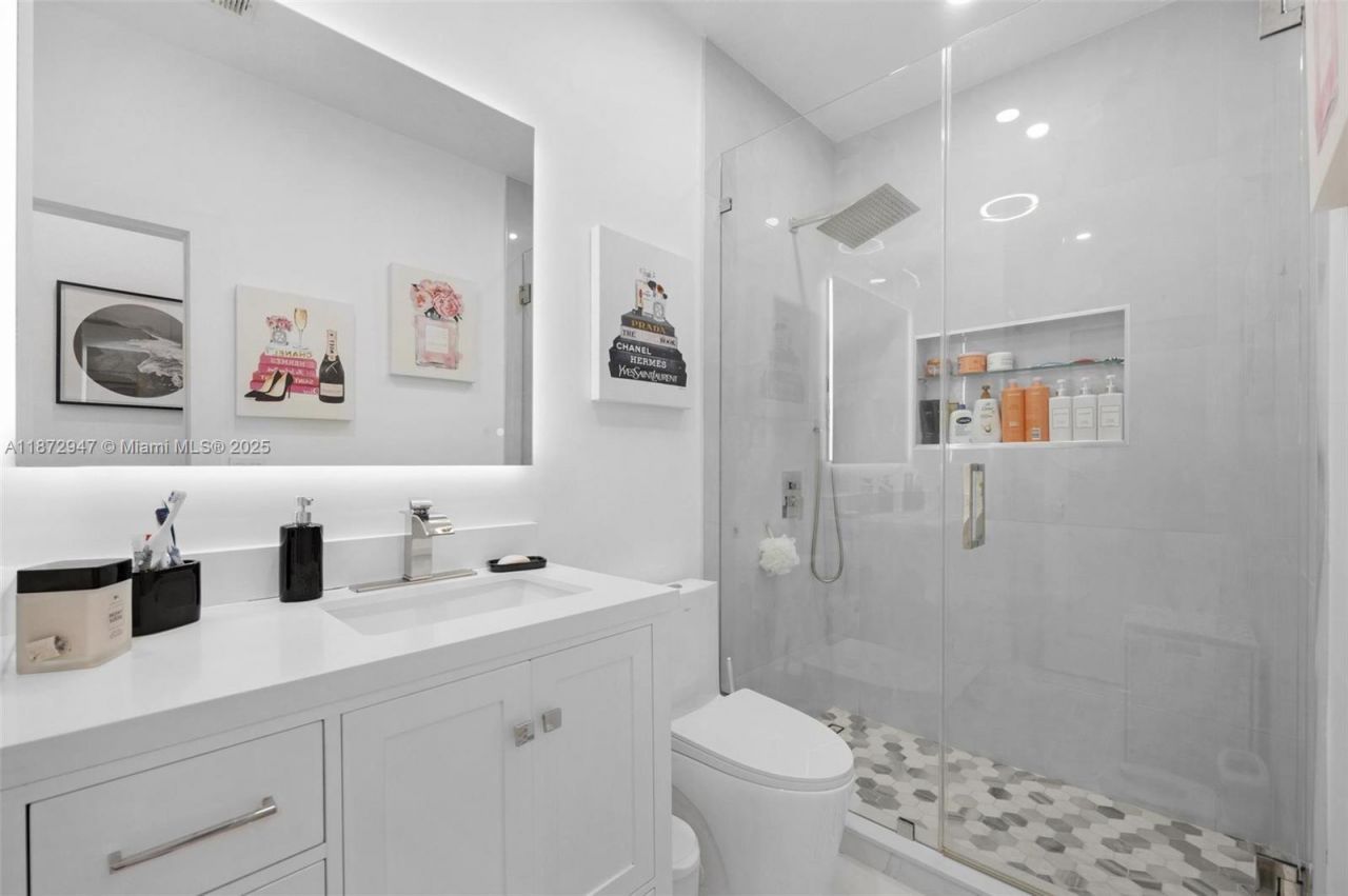 19302 SW 132nd Path, Miami, FL 33177 Photo