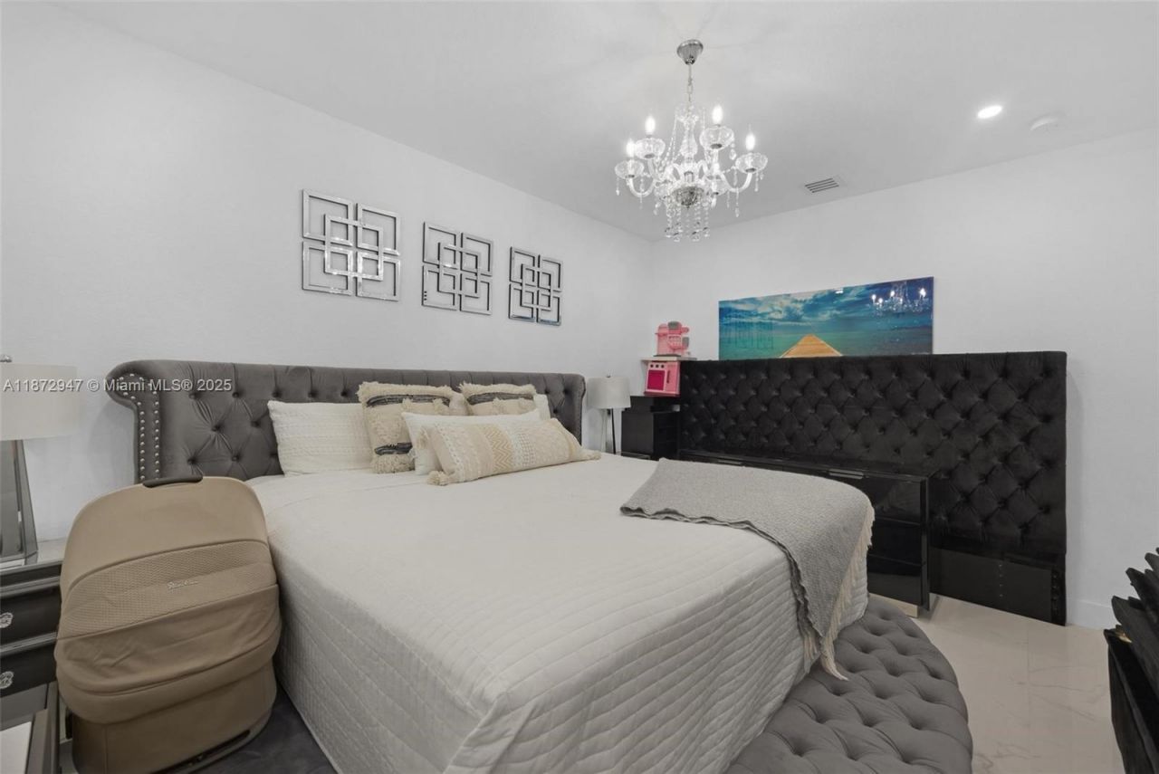 19302 SW 132nd Path, Miami, FL 33177 Photo