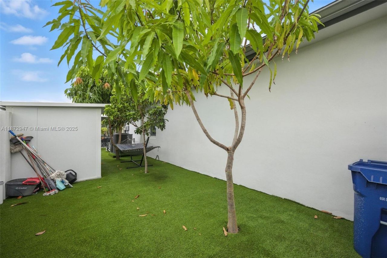 19302 SW 132nd Path, Miami, FL 33177 Photo