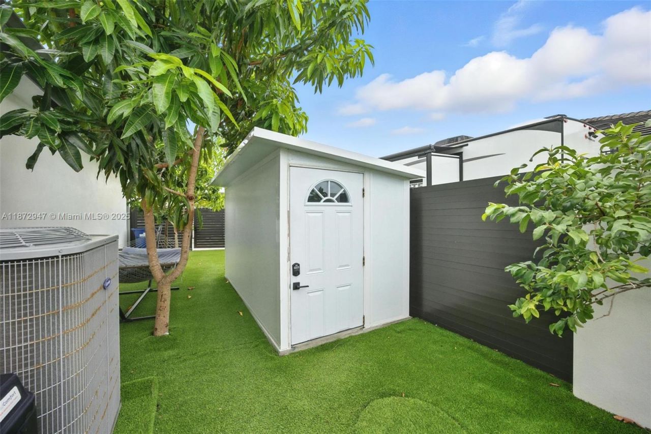 19302 SW 132nd Path, Miami, FL 33177 Photo