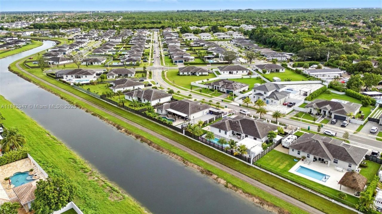 19302 SW 132nd Path, Miami, FL 33177 Photo