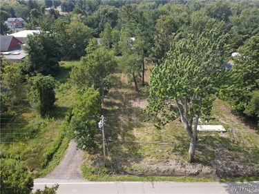 1993 S Creek Road, Derby, NY 14047