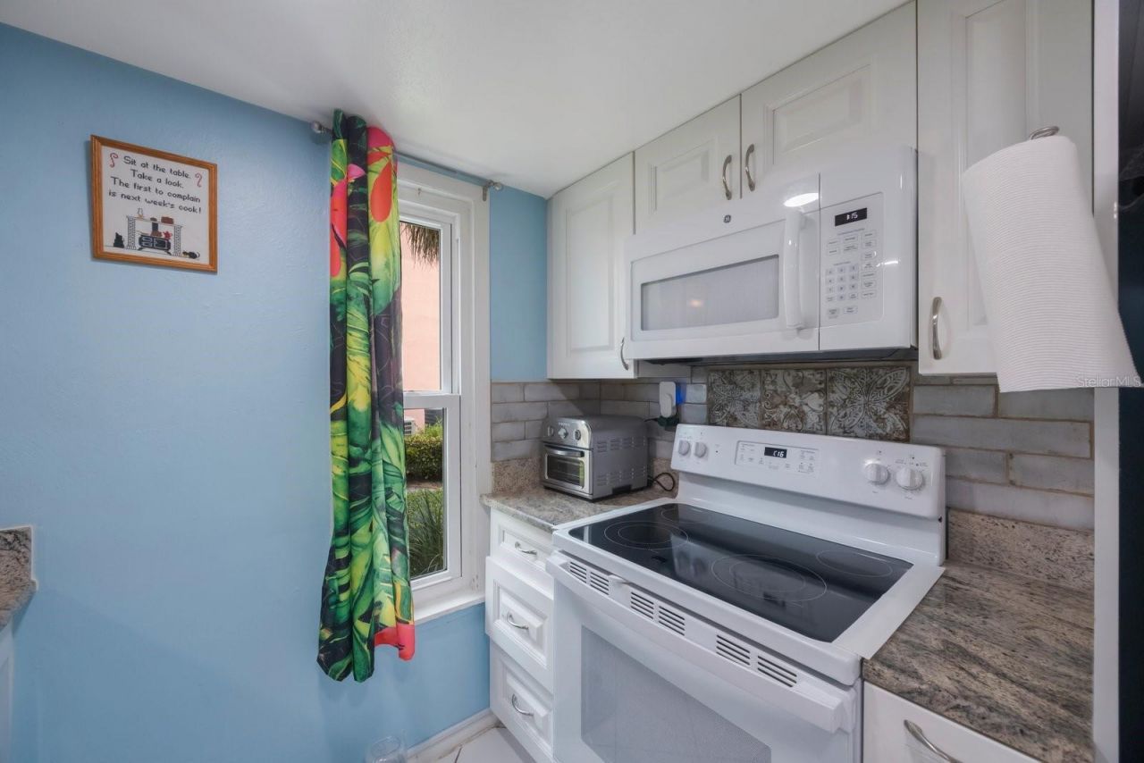 3595 41st Lane S, Unit H, Saint Petersburg, FL 33711 Photo