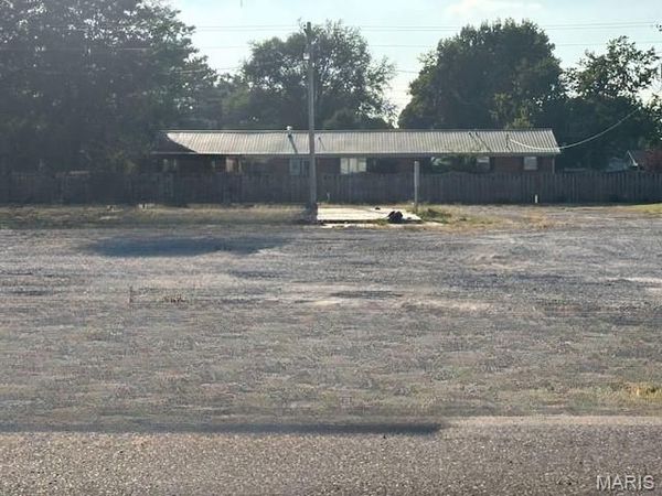 1703 N Douglas, Malden, MO 63863