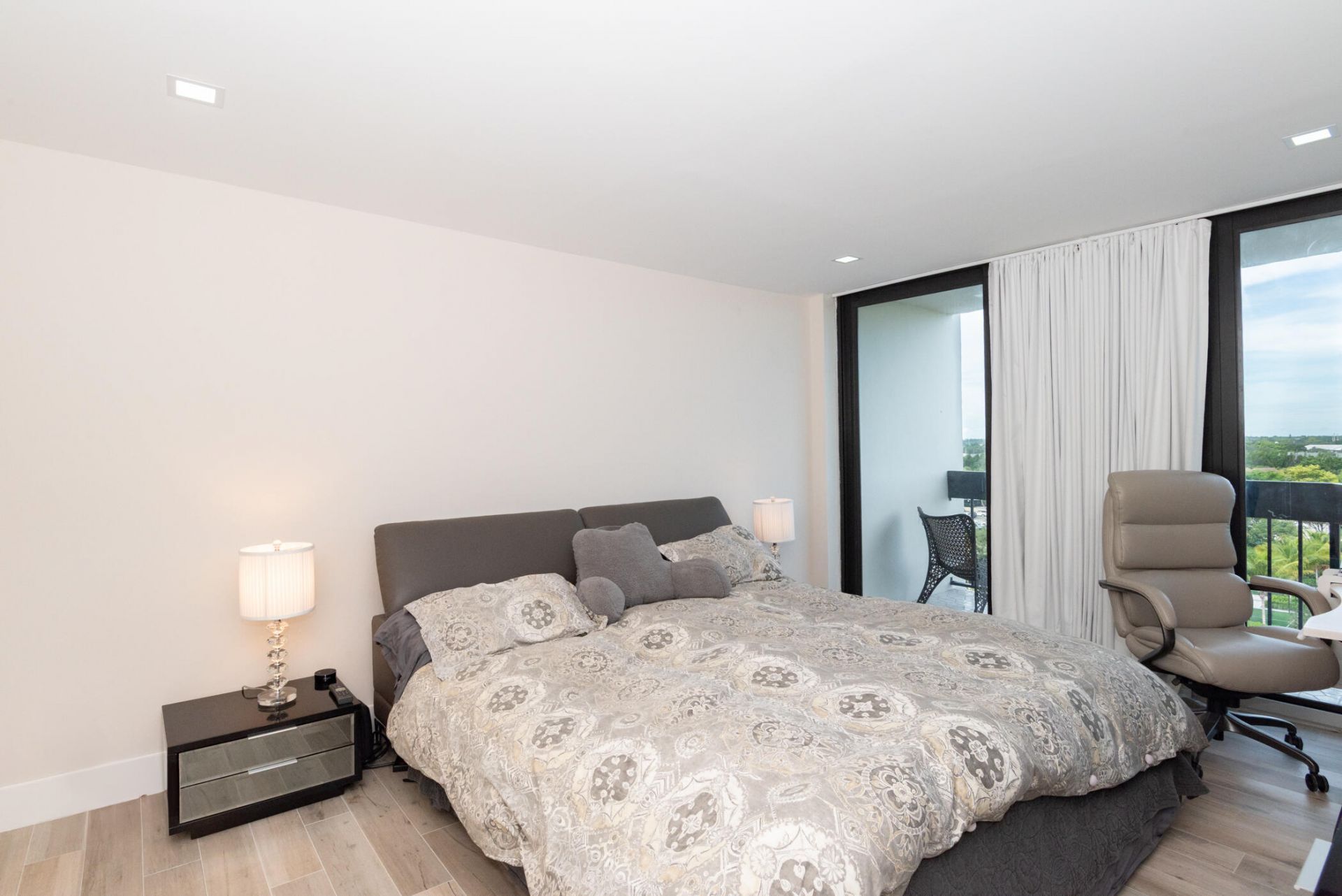 2400 Presidential Way, Unit 801, West Palm Beach, FL 33401 Photo