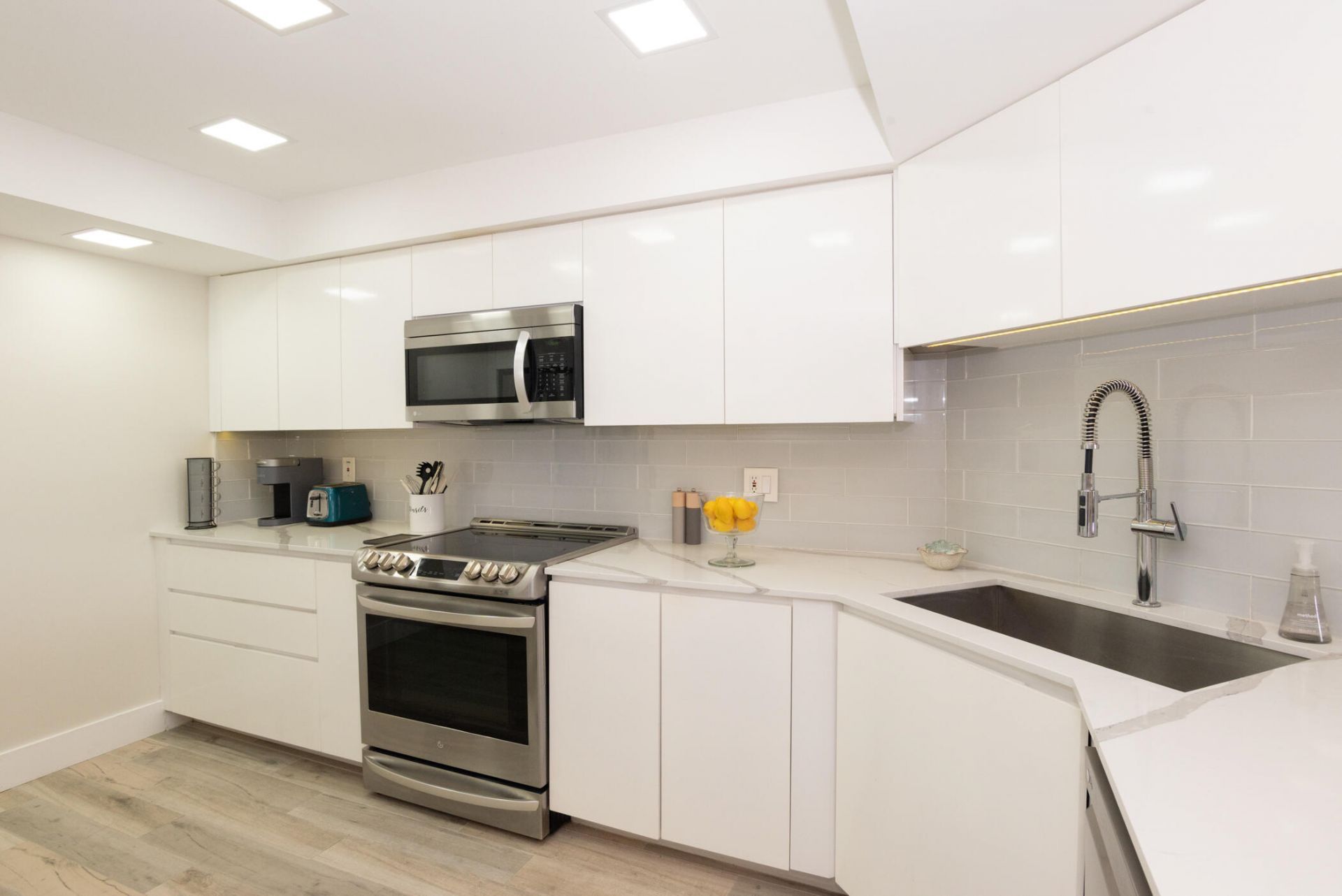 2400 Presidential Way, Unit 801, West Palm Beach, FL 33401 Photo