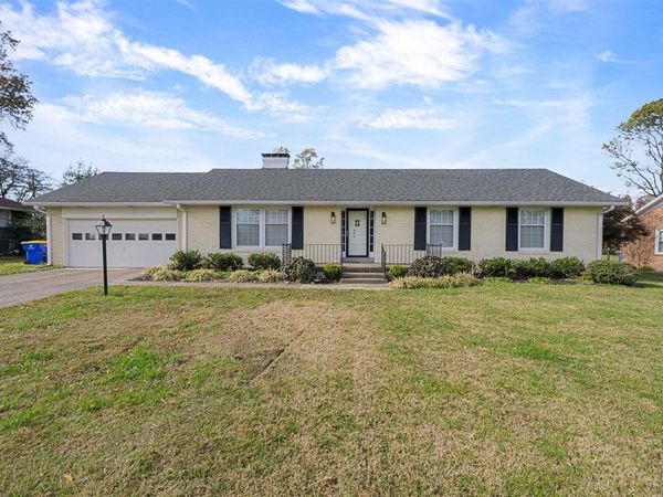 623 Sherwood Drive, Bowling Green, KY 42103