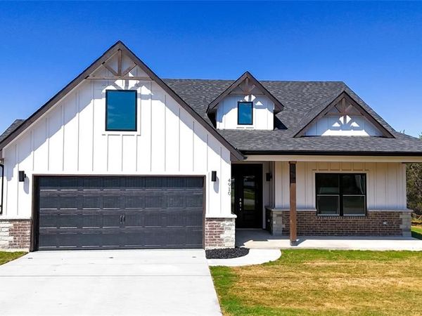 4910 Terlingua Drive, Granbury, TX 76048